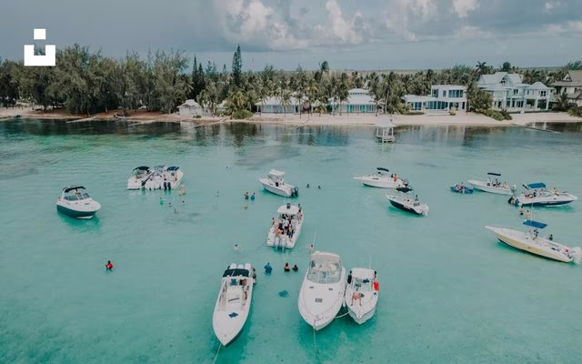 Cayman Islands hiring cost guide — employer payroll taxes and employment cost overview on TalentCost
