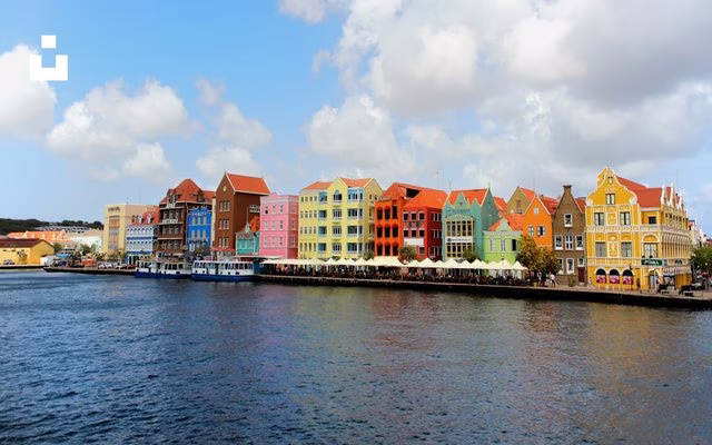Curaçao hiring cost guide — employer payroll taxes and employment cost overview on TalentCost