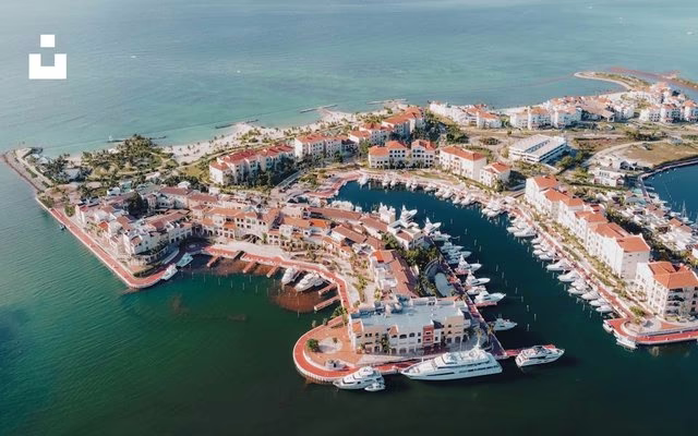 Dominican Republic hiring cost guide — employer payroll taxes and employment cost overview on TalentCost