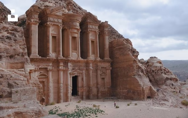 Jordan hiring cost guide — employer payroll taxes and employment cost overview on TalentCost