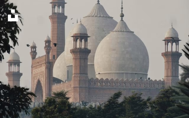 Pakistan hiring cost guide — employer payroll taxes and employment cost overview on TalentCost