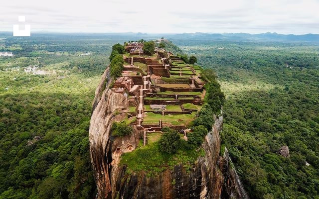 Sri Lanka hiring cost guide — employer payroll taxes and employment cost overview on TalentCost